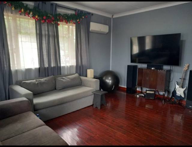 3 BEDROOM HOUSE FOR SALE IN ESCOMBE